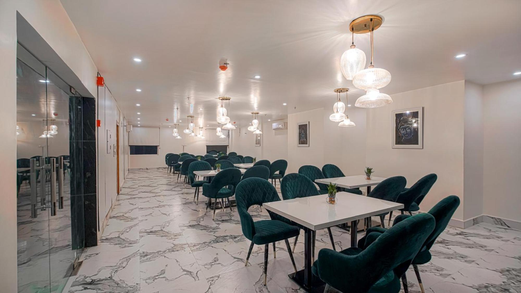 Hotel Perfectstayz Premium 3*